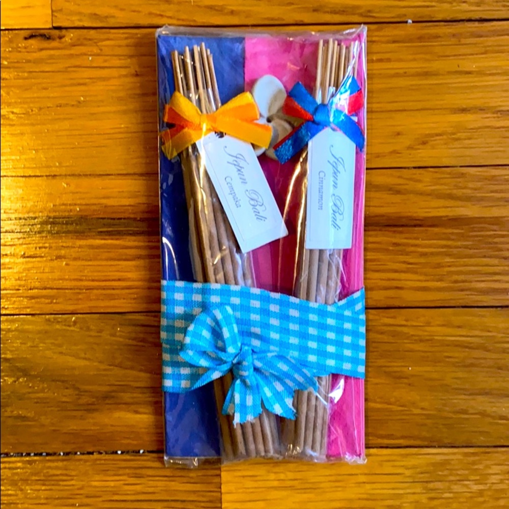 Incense holder with two types of incense